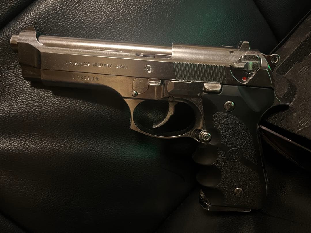 東京マルイ M92F クロームステンレス ガスガン　ガスブローバックガン