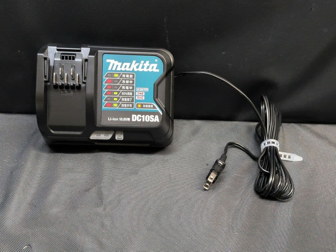 makita CL108FDSHW 充電式クリーナー　M2674