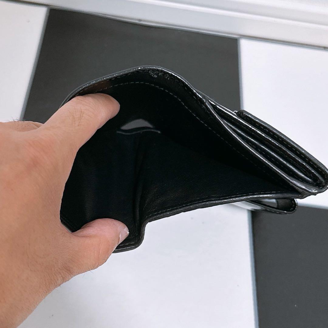 《美品》GUCCI (グッチ)折財布　エナメル