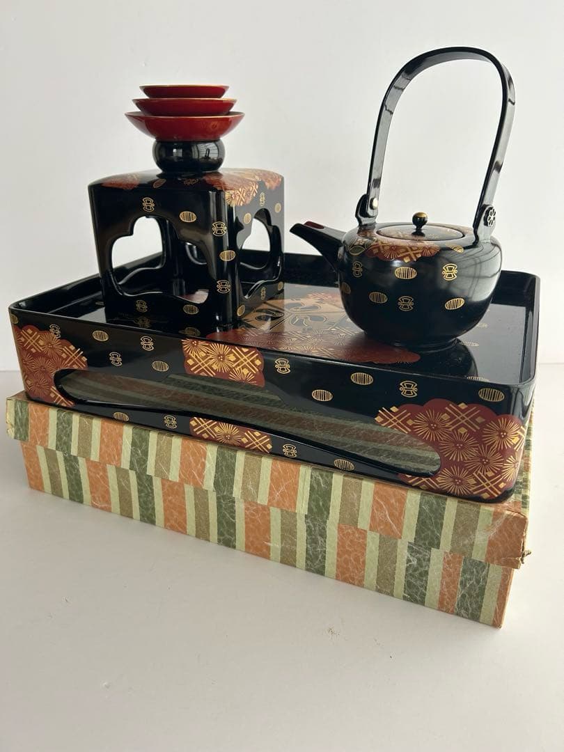 会津塗 黒塗 絵島型 四ツ揃 お屠蘇器 漆器セット 木箱入 金彩 鶴文様 松竹梅