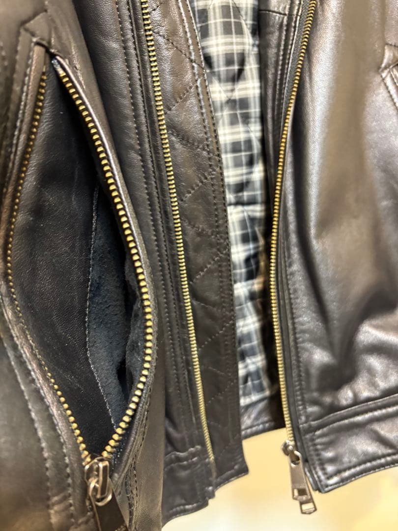 バーバリーブラックレーベル レザージャケット 中綿 ラビットファー Ｌサイズ