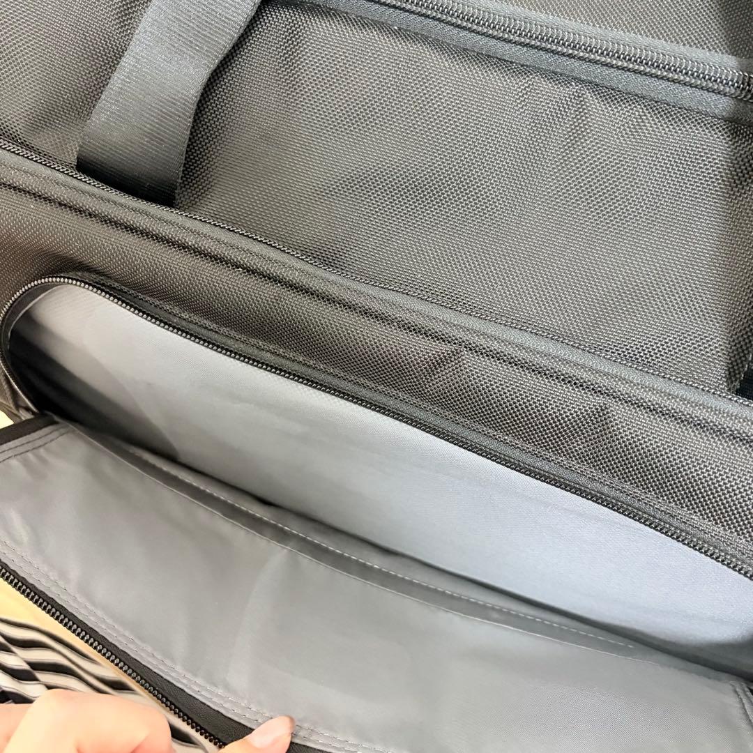 TUMI 4ウィールド コンパクト ビジネス 022652D2 Alpha II