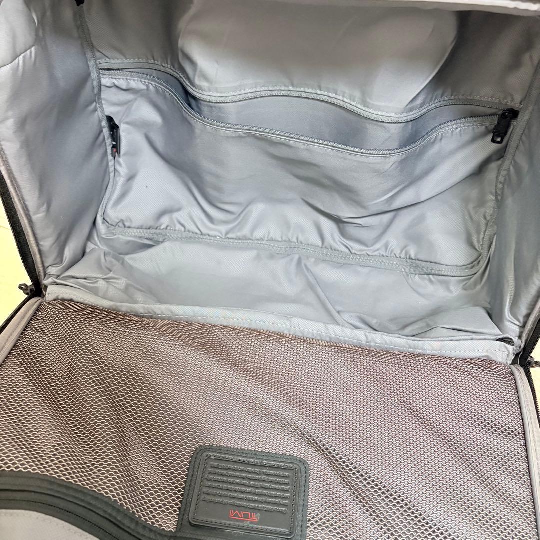 TUMI 4ウィールド コンパクト ビジネス 022652D2 Alpha II
