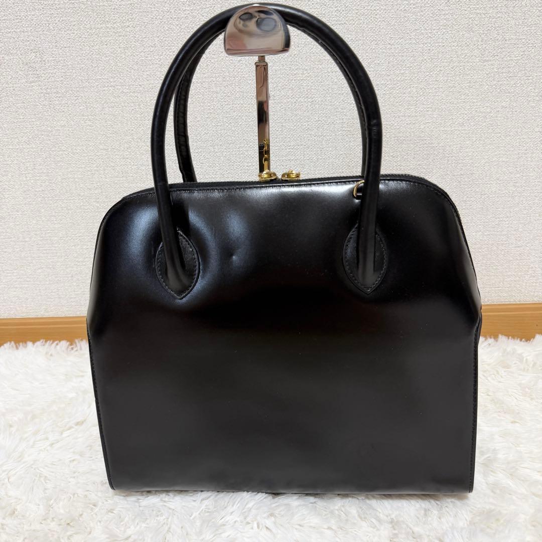 フェラガモ ダブルガンチーニ　ハンドバッグ　ゴールド金具　フォーマル　レザー