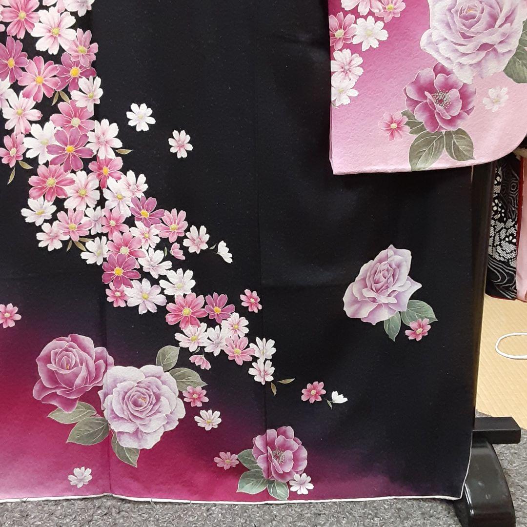 574.正絹振袖、黒バラ、160ぐらい