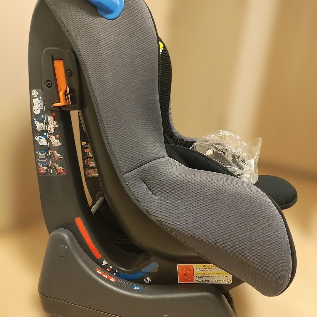 【美品】Combi 車用チャイルドシート 黒/グレー