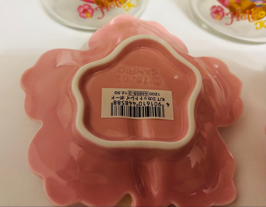 サンリオ ハローキティVIVITXGIRLS ダイカットレイ2キャニスター2