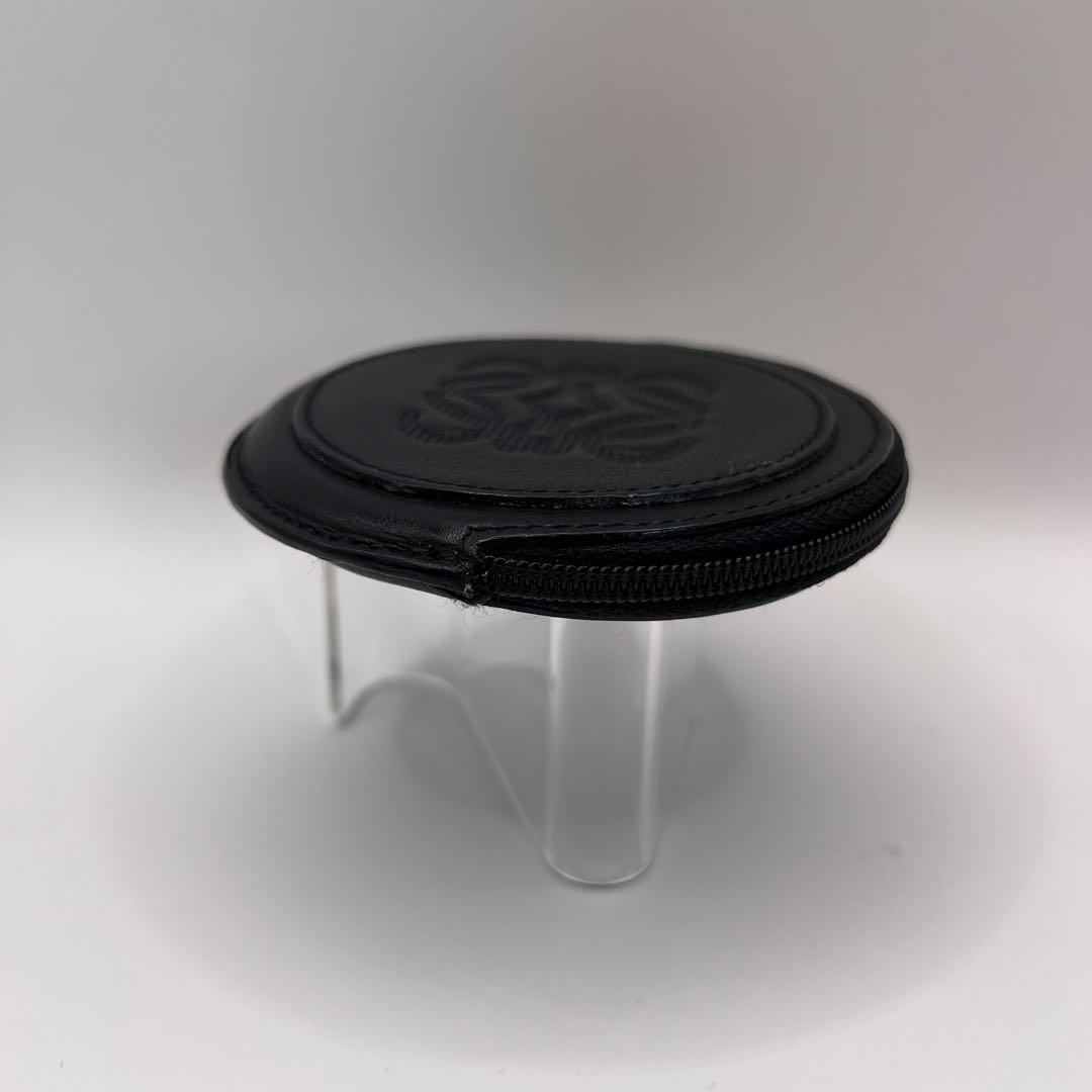 LOEWE ケース　アナグラム　ブラック　型押し　エンボス　丸型　ロゴ