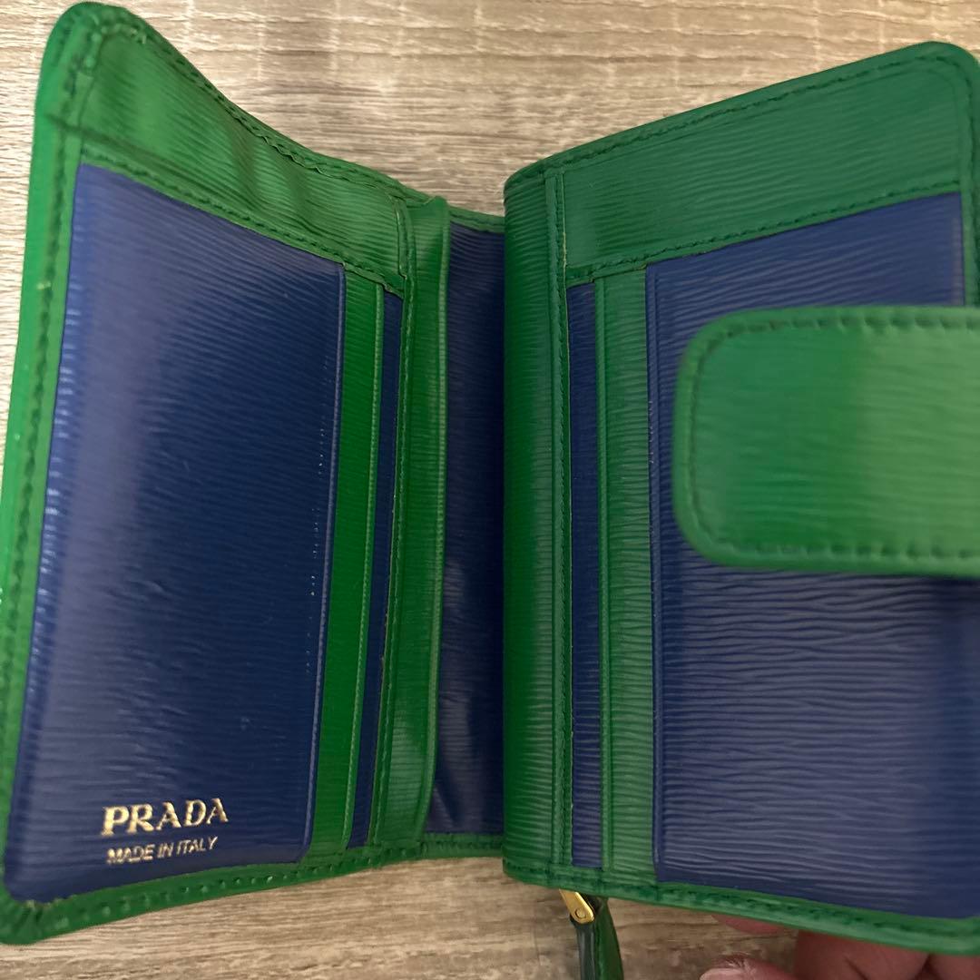 ⭐︎こむぎページ⭐︎PRADA プラダ 二つ折り財布 グリーン