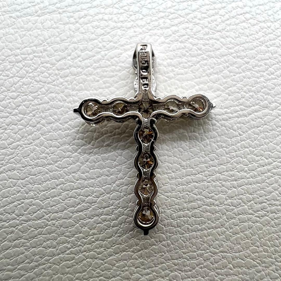 プラチナpt900ペンダントトップ　クロス　ダイヤ0.5ct 0.88 g