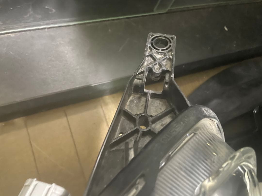 値下げ！　日産　ノート　E12 LEDヘッドライト左右