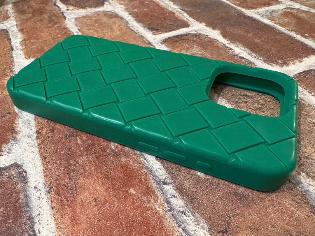 ボッテガヴェネタBOTTEGA VENETA iPhone16ProMaxケース