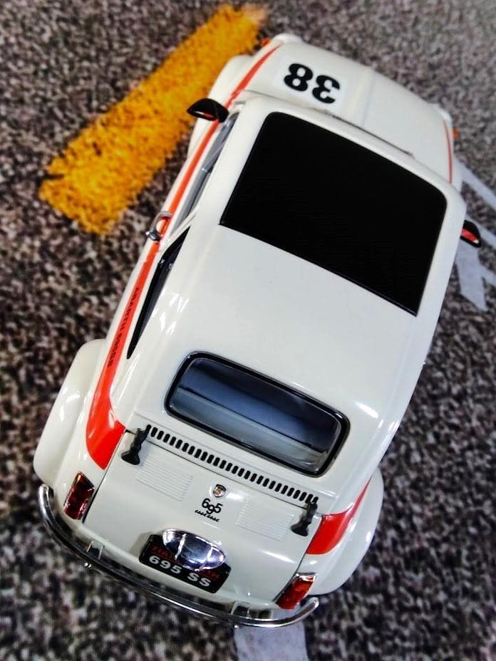 1/18 ロードシグネチャー 1963 フィアット アバルト 695SS