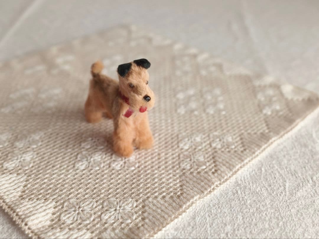 * vintage dog ❀ * 赤い勲章リボンの テリアさん