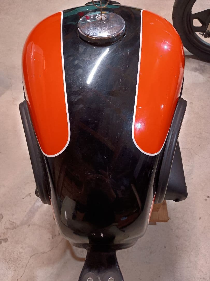 カワサキ　W650 タンク　W1カラー　キャブ車