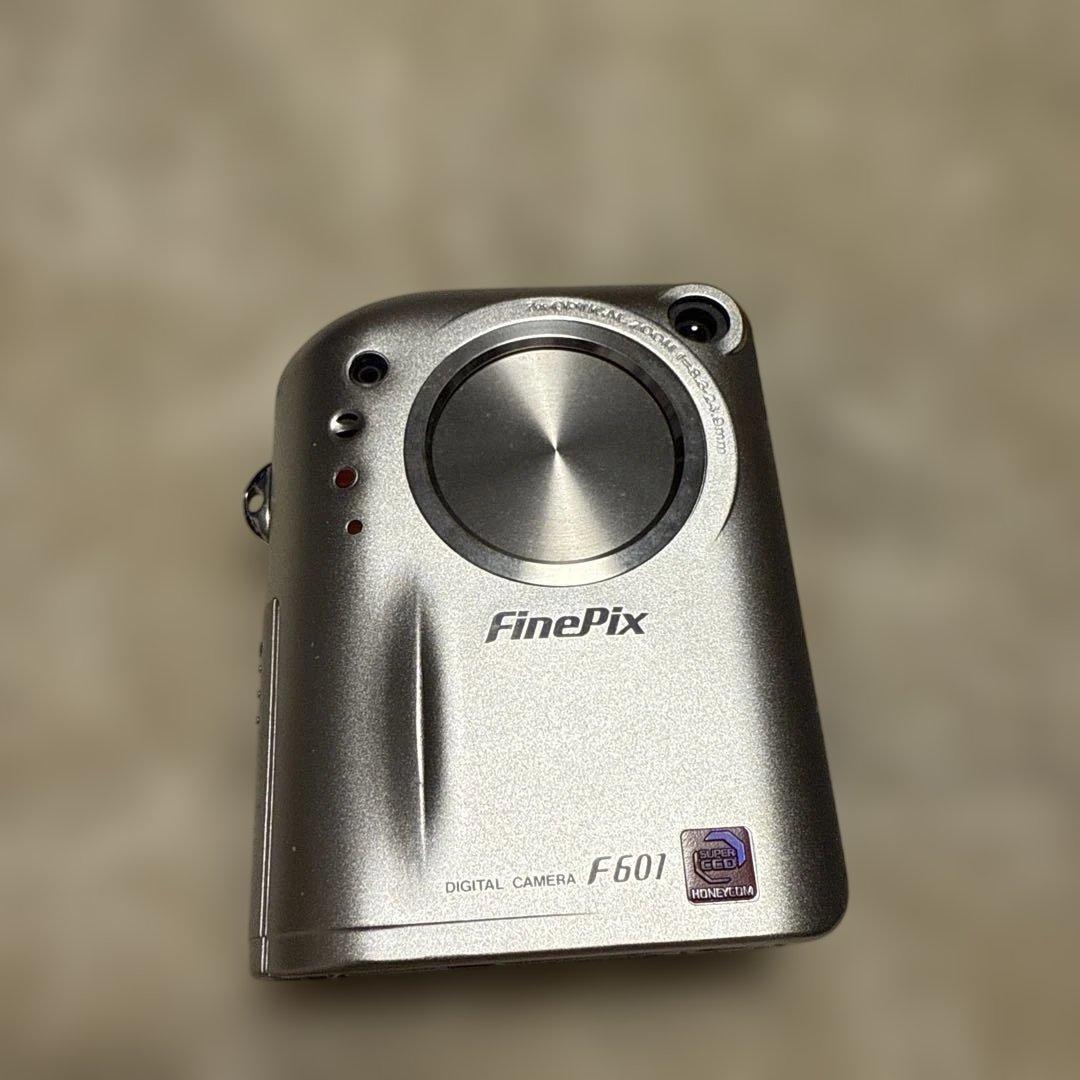 フジフィルム　Finepix　F601