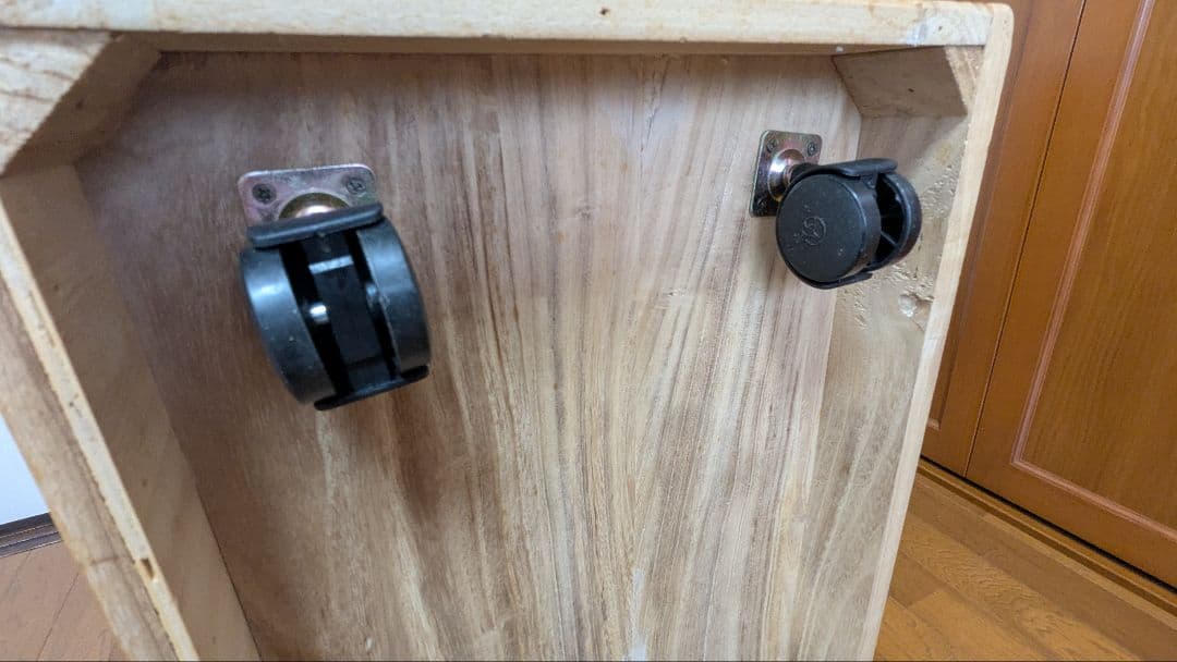 【最終値下げ】キャスター付き木製チェスト　電話台