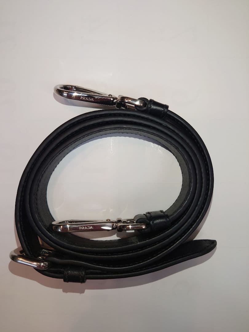 PRADA ブラック レザー ショルダーストラップ