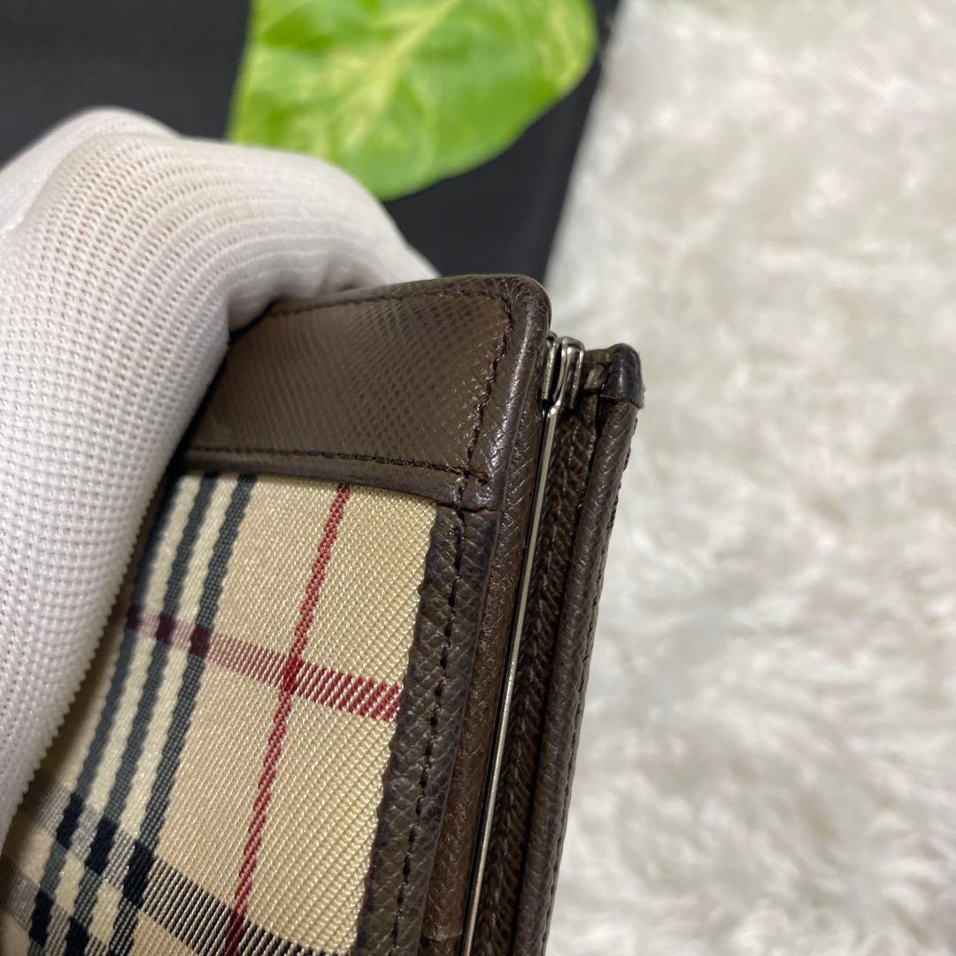 Burberry がま口　二つ折り財布　お洒落　美品　ノバチェック