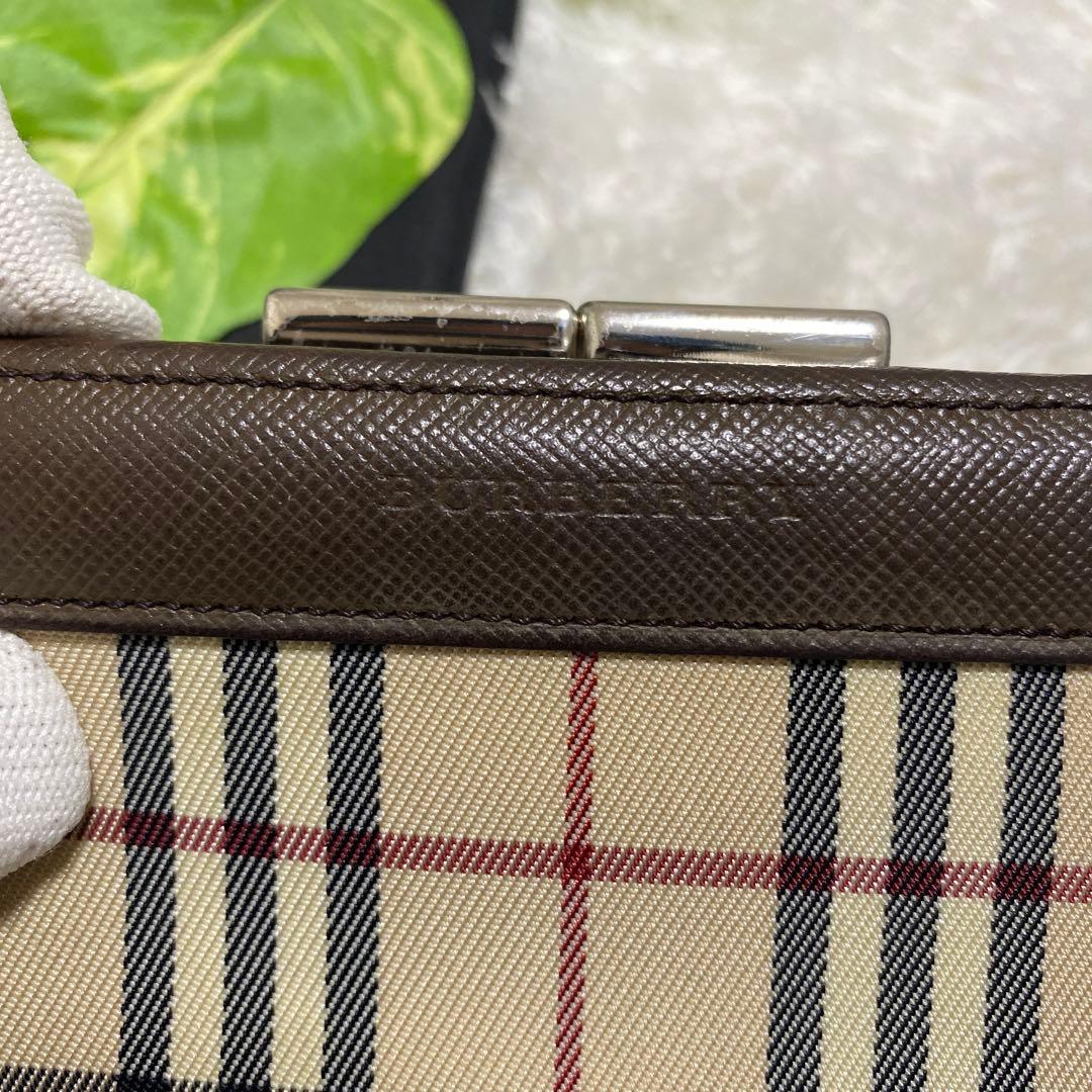 Burberry がま口　二つ折り財布　お洒落　美品　ノバチェック