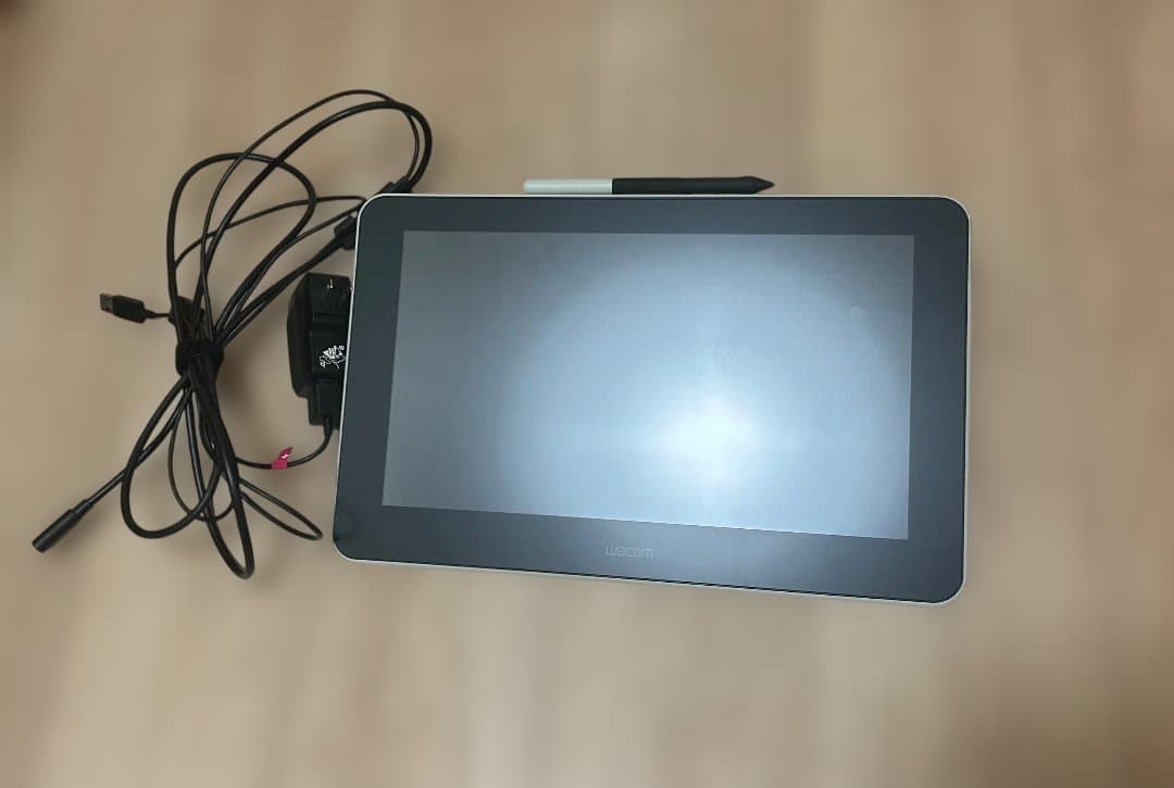 Wacom 液晶タブレット本体 スタンド付き(箱無し)