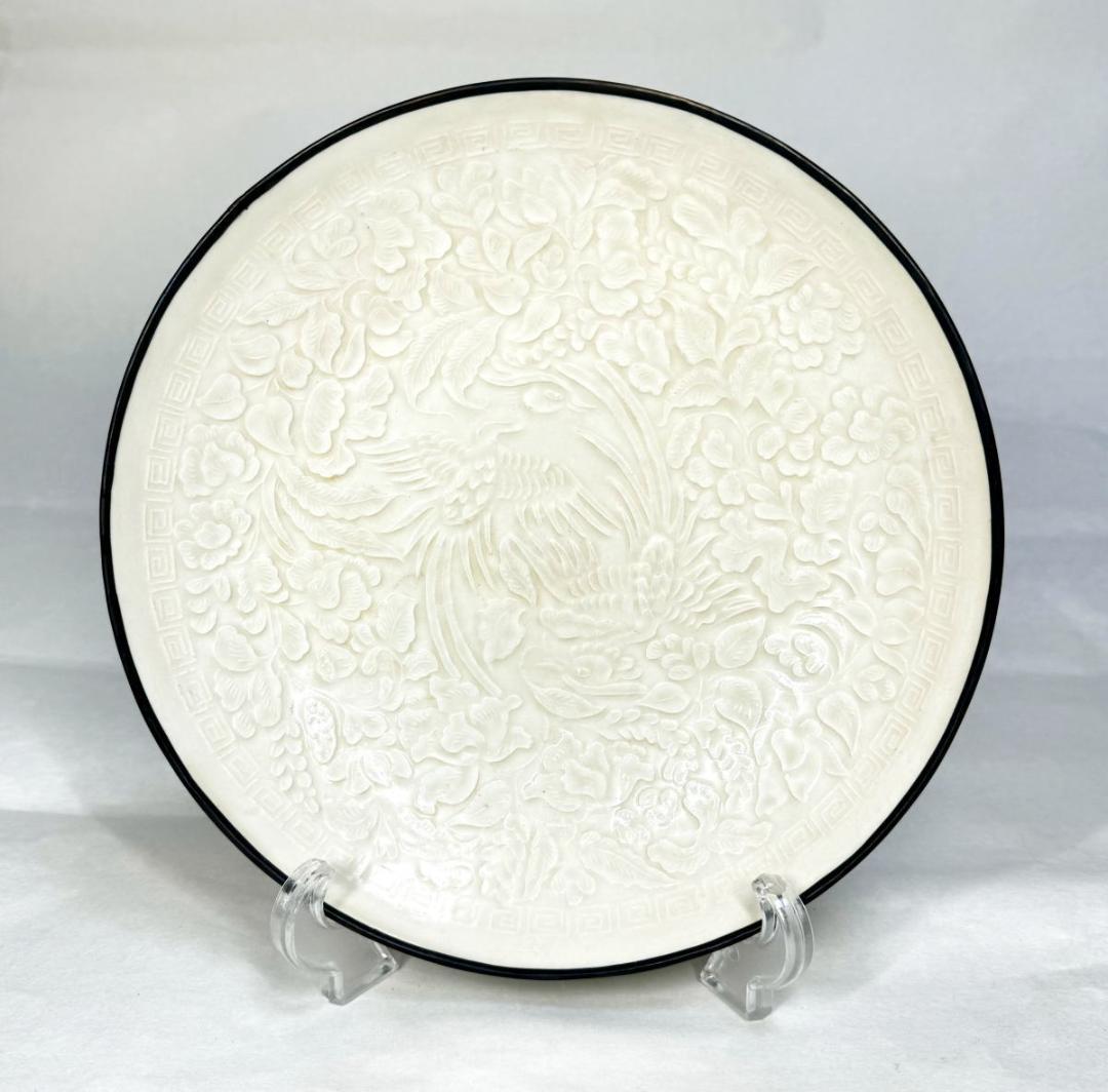 北宋時代 「東宮」銘 定窯白磁刻鳳凰花文銀縁平茶碗 骨董 古玩茶器WWTT007