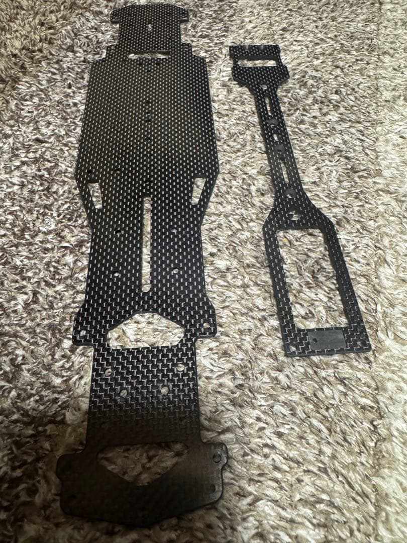 SHIBATA GRK5R 純正　カーボン　シャーシ