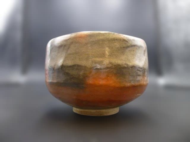 楽吉左衛門　十二代　弘入　赤茶碗／共箱／楽吉左衛門　十四代　覚入極め箱／仕覆