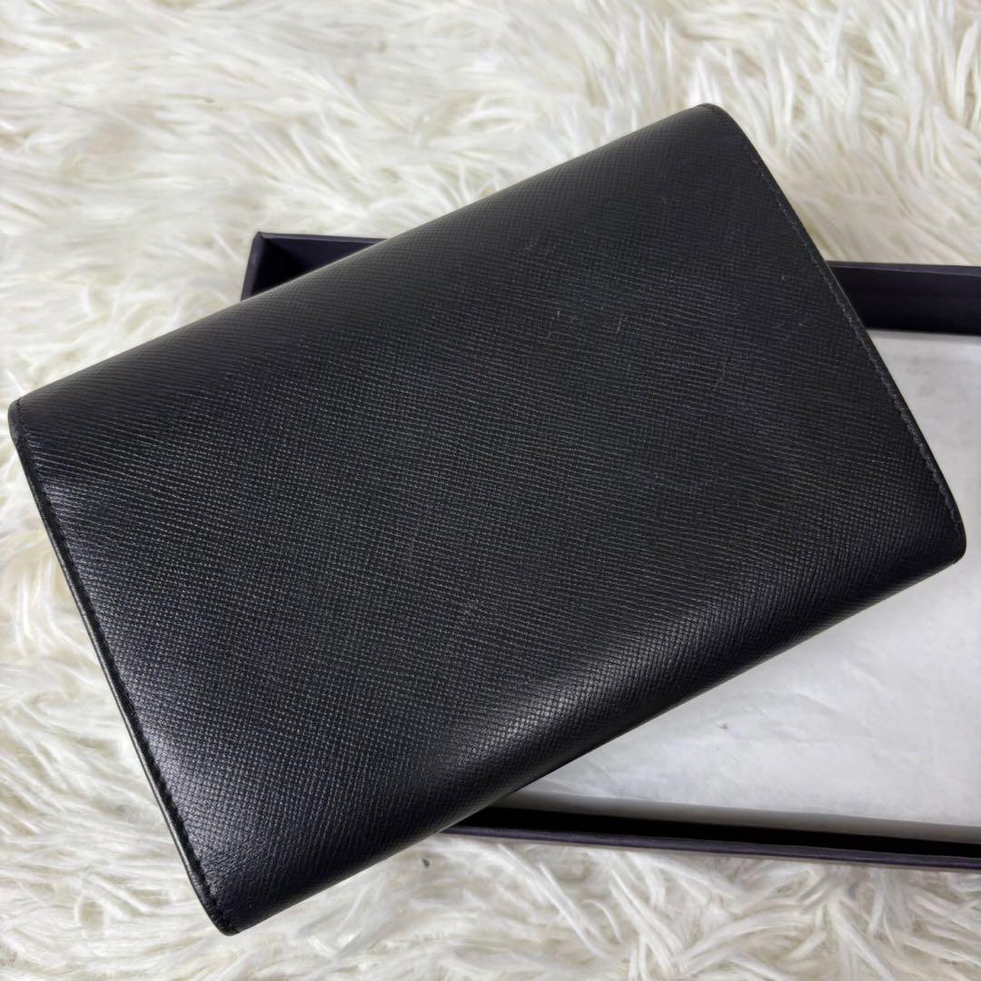 未使用級✨PRADA プラダ　三つ折り財布　三角ロゴプレート　サフィアーノ　黒