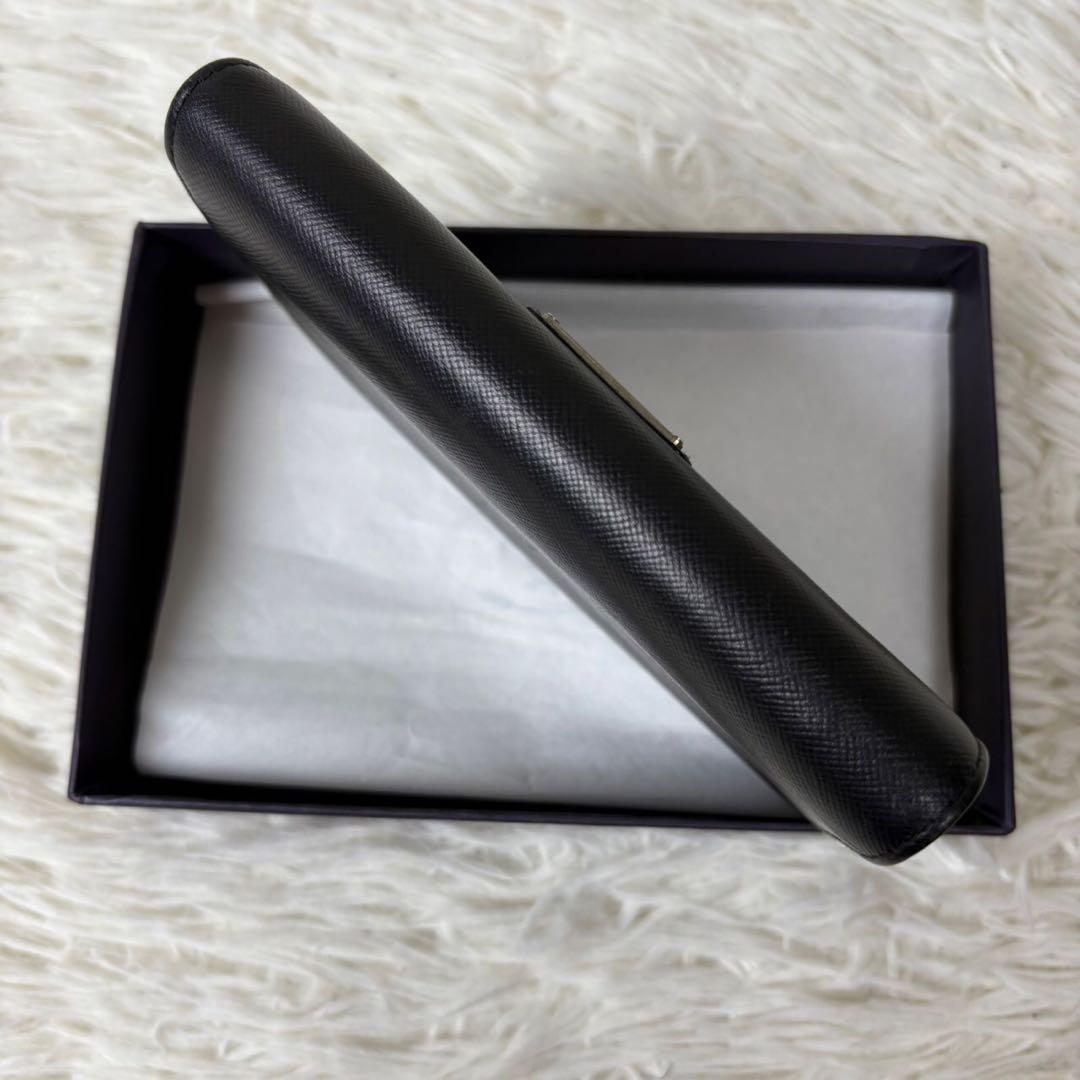 未使用級✨PRADA プラダ　三つ折り財布　三角ロゴプレート　サフィアーノ　黒