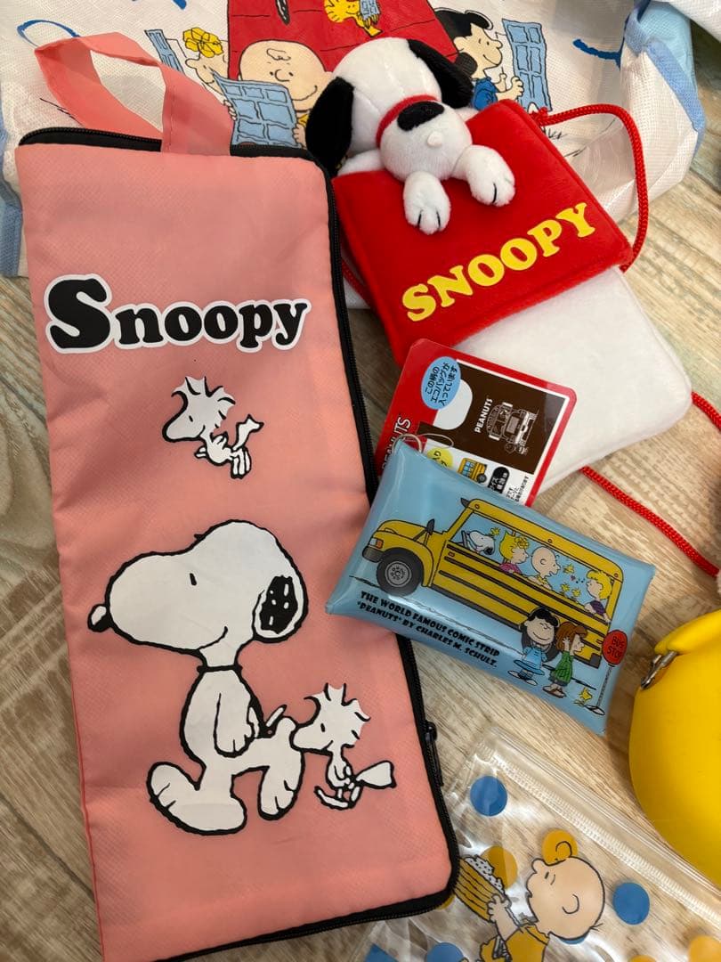 スヌーピー　peanuts ぬいぐるみ　ポーチ　文具　手袋　イヤーマフ　まとめ売