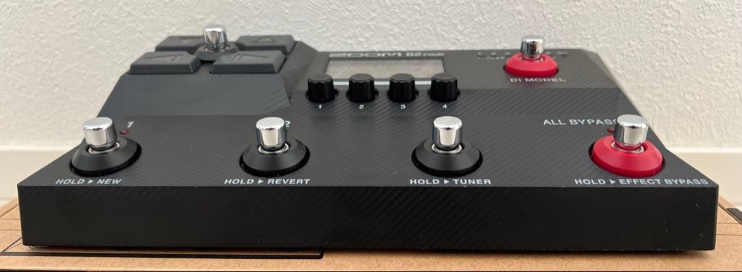 ZOOM B2 Four ベースマルチエフェクター