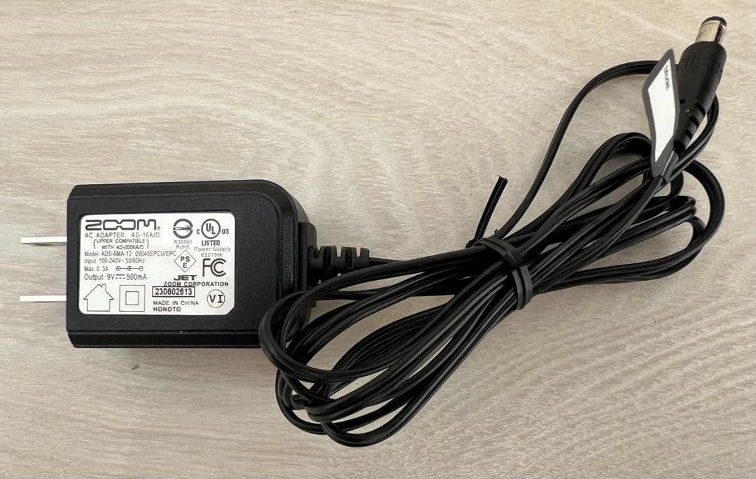 ZOOM B2 Four ベースマルチエフェクター