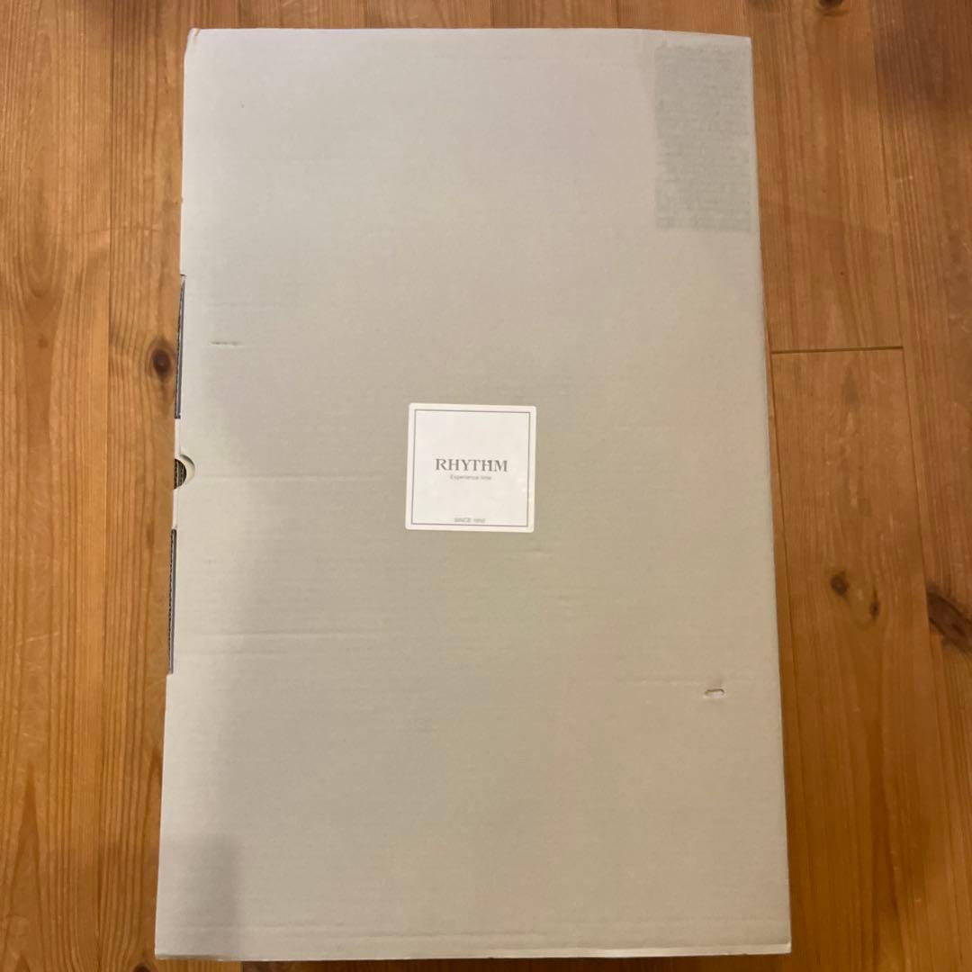 【粉雪小僧】RHYTHM 木製クォーツ掛時計 動物装飾付き