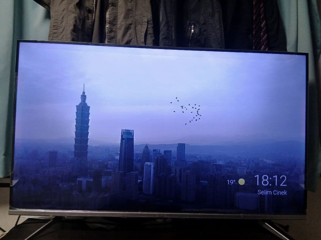 【極美品】4K対応　スマートテレビ！TCL 43P715 43型　アプリ内蔵式