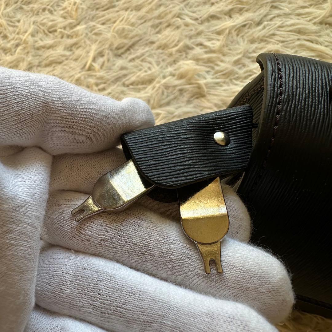 新品未使用　DAKS 本革　レザー　黒　セカンドバッグ　クラッチ　ダレス　日本製