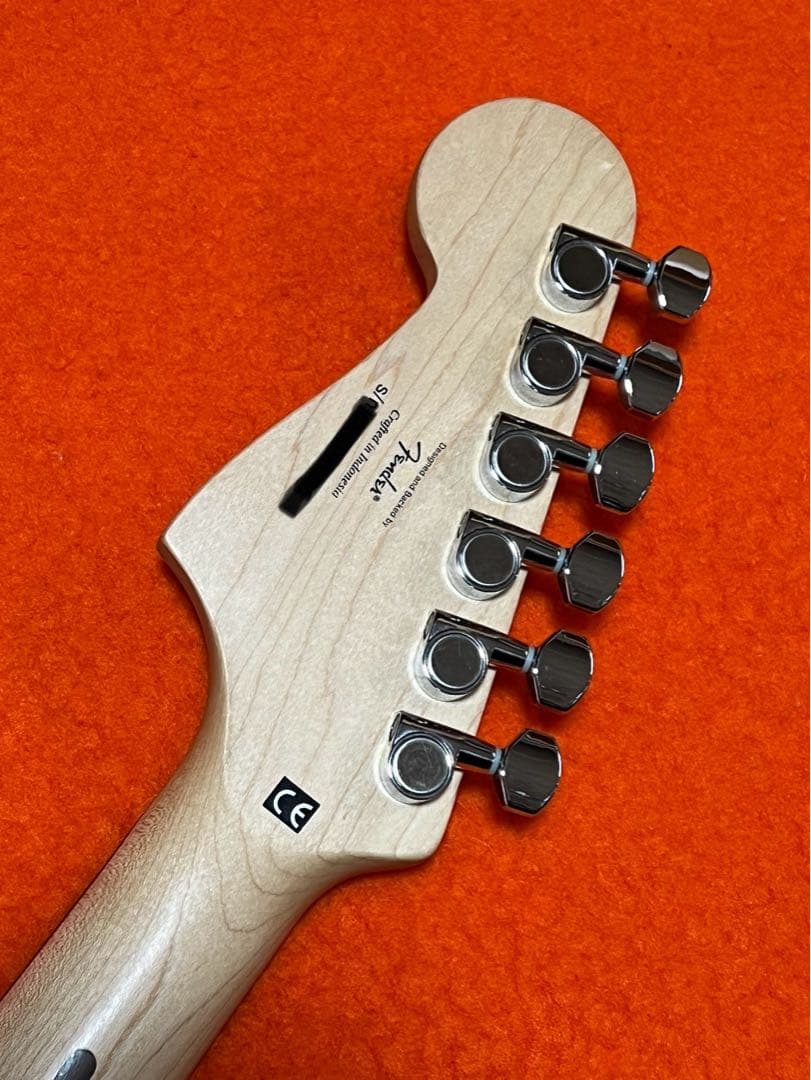 美品 Squier スクワイヤ サイクロン CYCLONE /ミディアムスケール