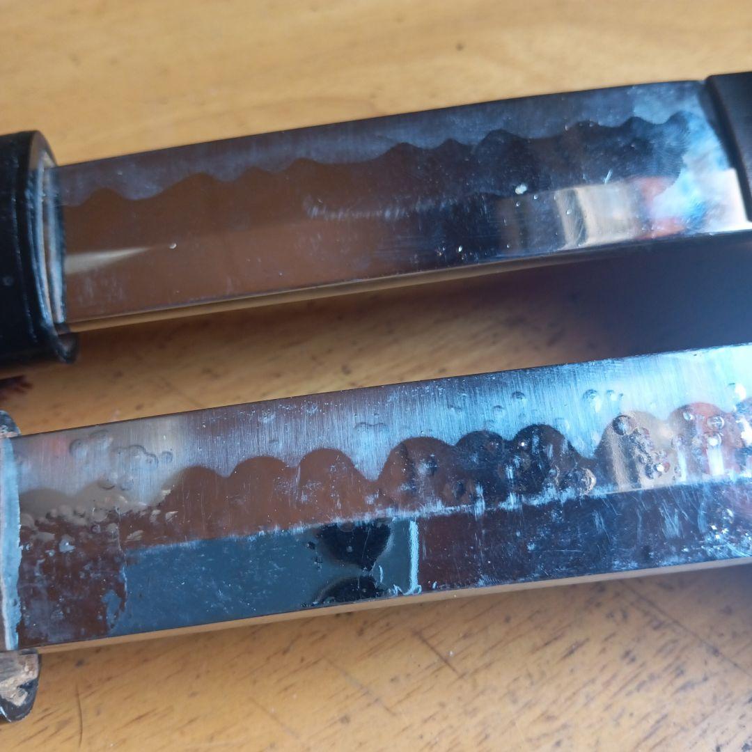 日本刀セット（黒と茶色の柄）