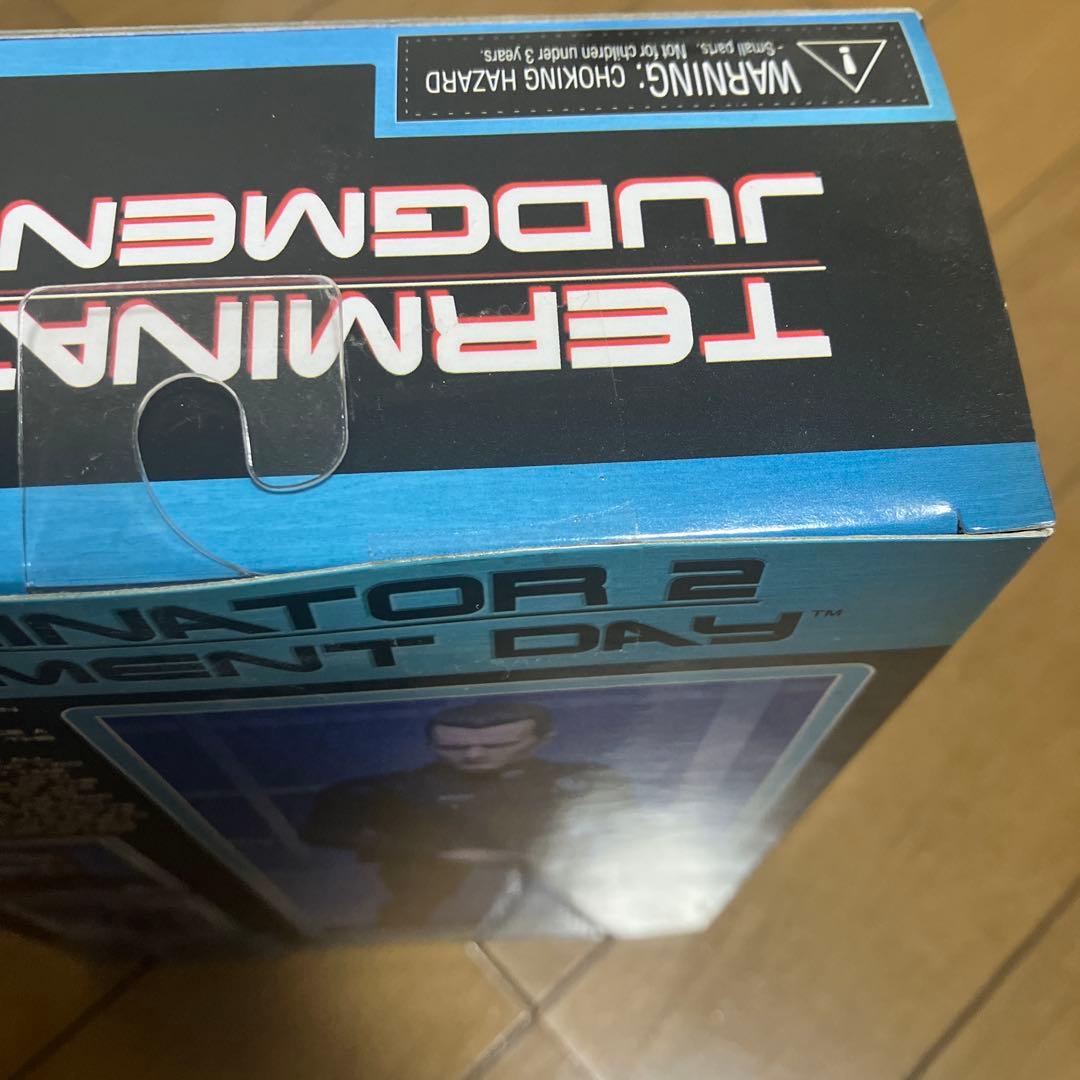 NECA T-1000 フィギュア