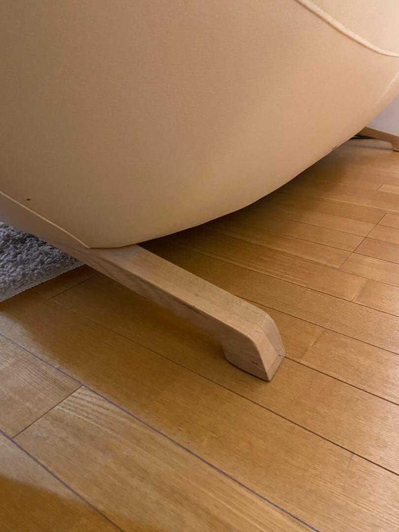 カリモク家具　ベージュレザー2人掛けソファ