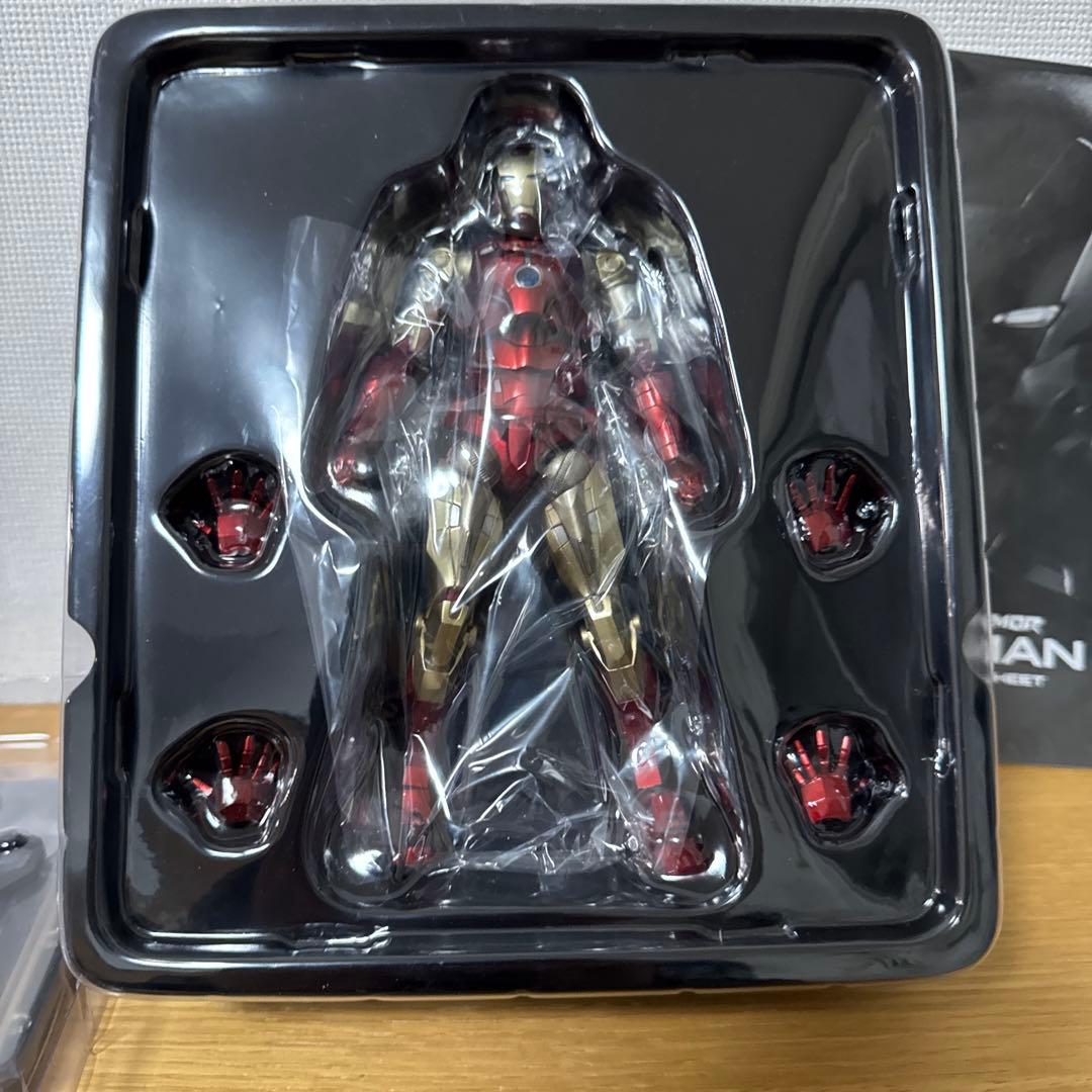 ファイティングアーマー Iron Man フィギュア　千値練　アイアンマン