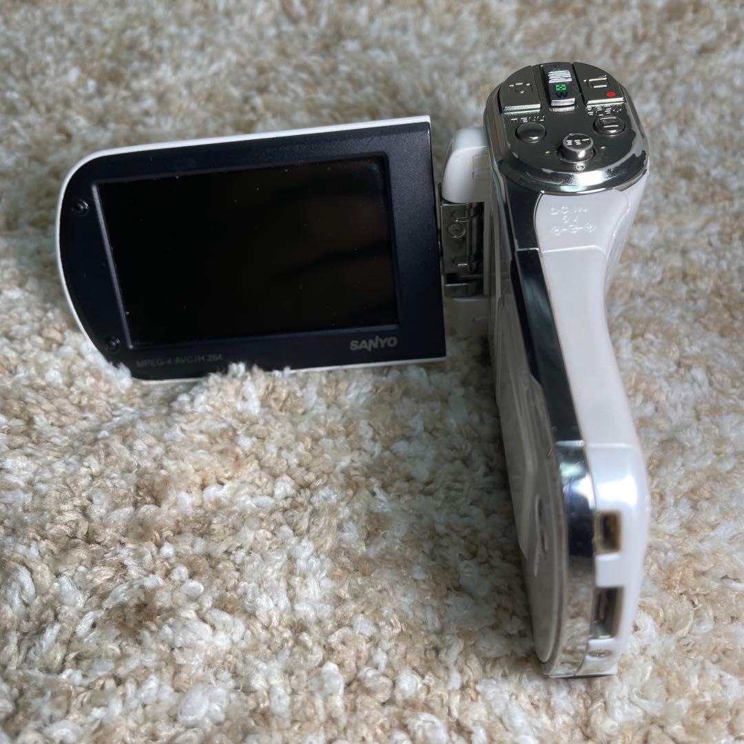 SANYO サンヨー デジカメ Xacti DMX−CG100 ホワイト