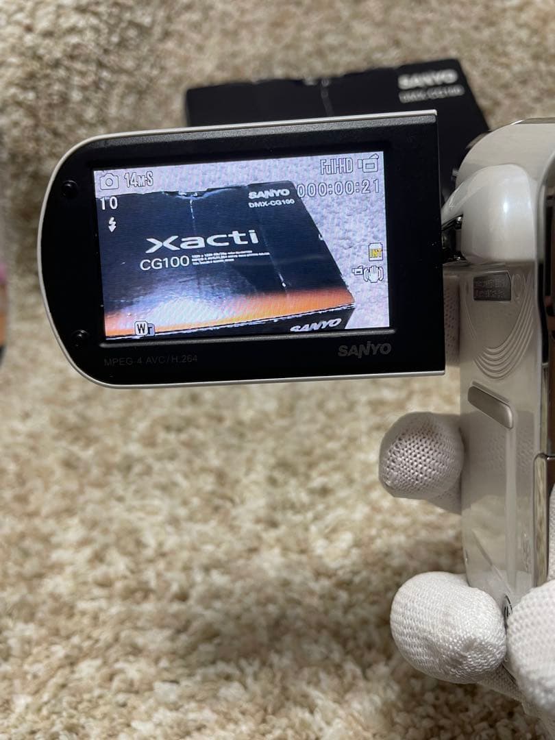 SANYO サンヨー デジカメ Xacti DMX−CG100 ホワイト