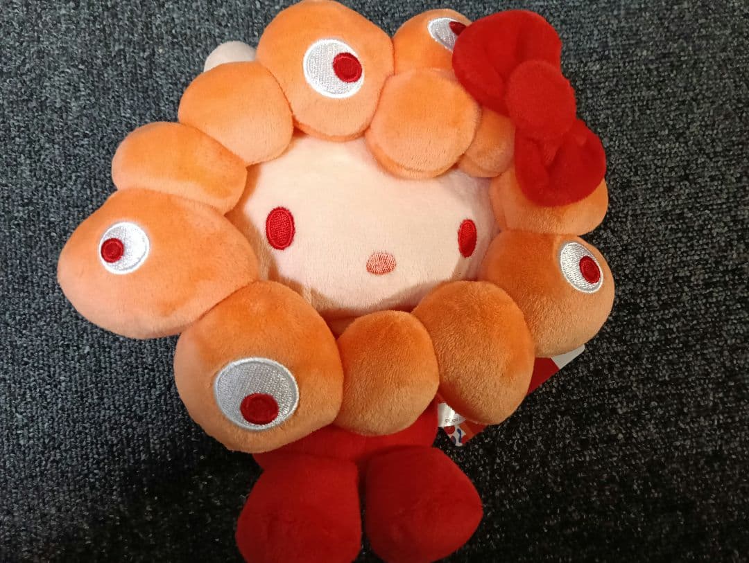 サンリオミャクミャク なりきりぬいぐるみ 推しカラー ハローキティBC・M　2点