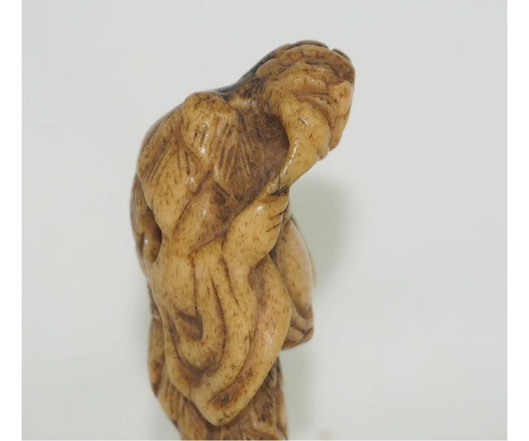 送料無料　江戸～明治　鹿角彫根付　高５ｃｍ　重さ12ｇ