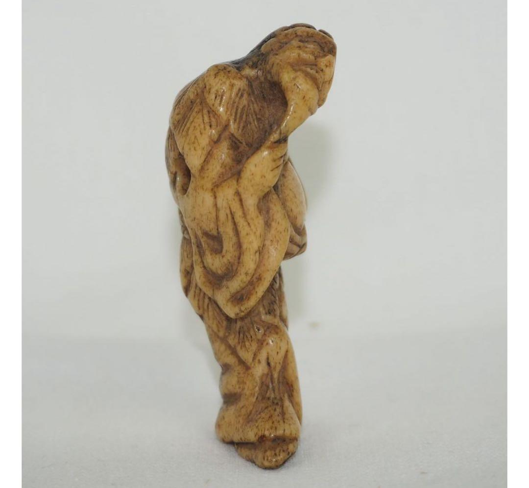 送料無料　江戸～明治　鹿角彫根付　高５ｃｍ　重さ12ｇ