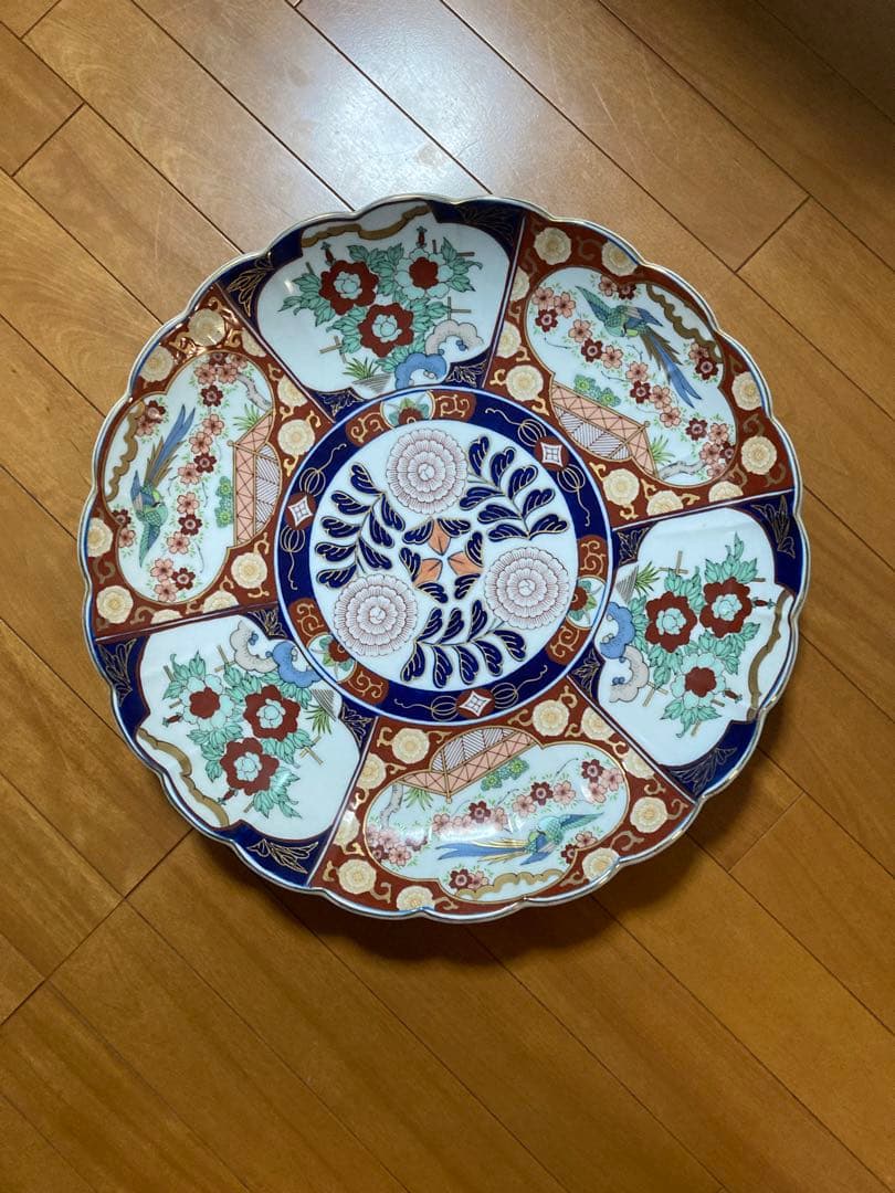 青い花模様の皿