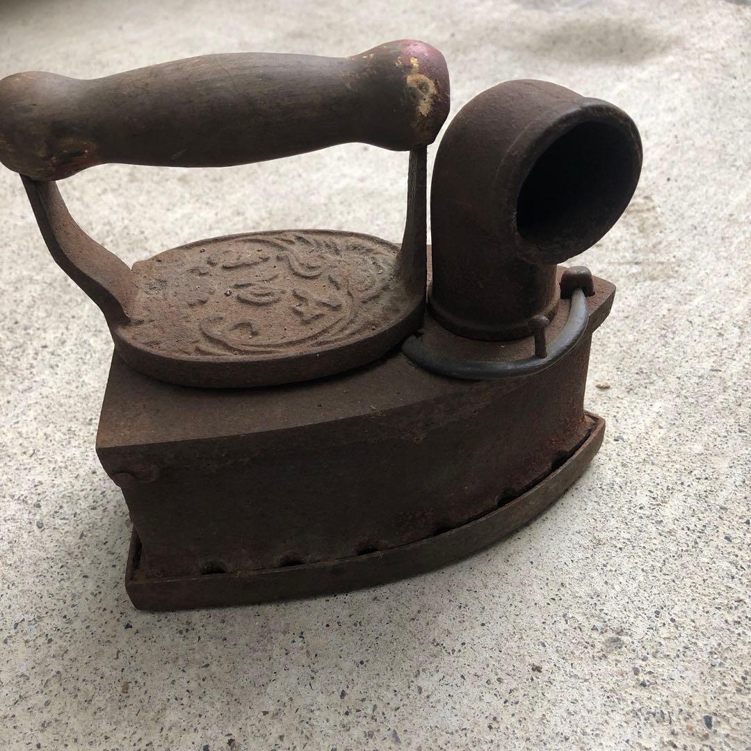 炭火アイロン・ヴィンテージ　炭火アイロン　鉄鋳物