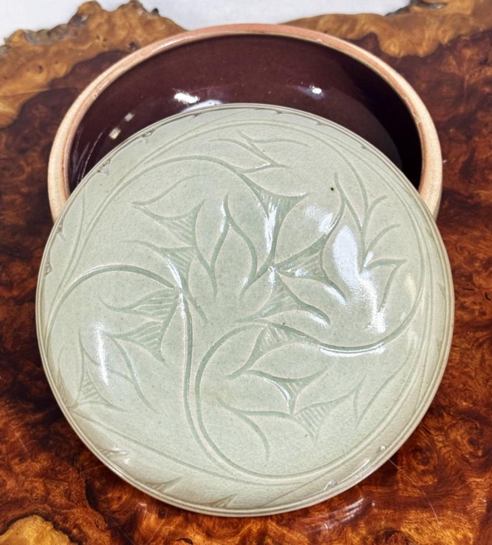 時代物 青磁刻輪花蓋物 捧合 約直径19cm 中国古玩 骨董古美術WWTT376