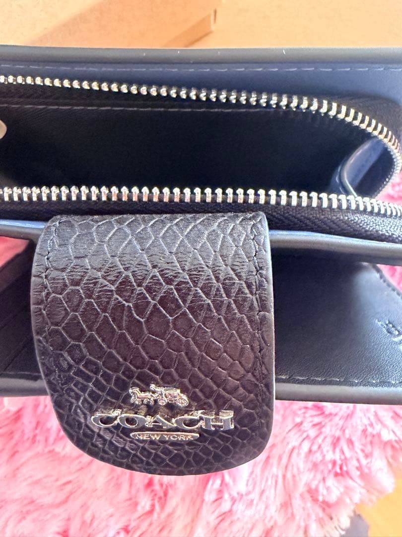 COACH ネイビー 二つ折り財布新品 プレゼントに♡
